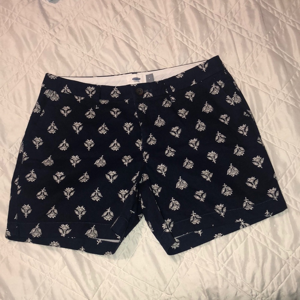 Old Navy Bermuda style patterned shorts